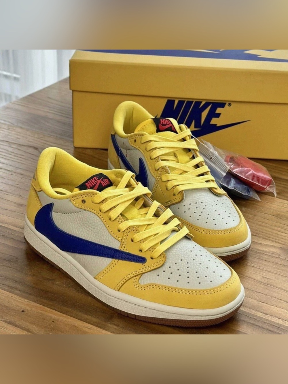🌕Travis Scott x Air Jordan 1 Low Canary